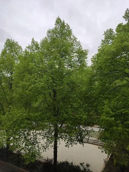 Bel Appartement Avec Vue Square - Paris Nation - 3 Voyageurs France